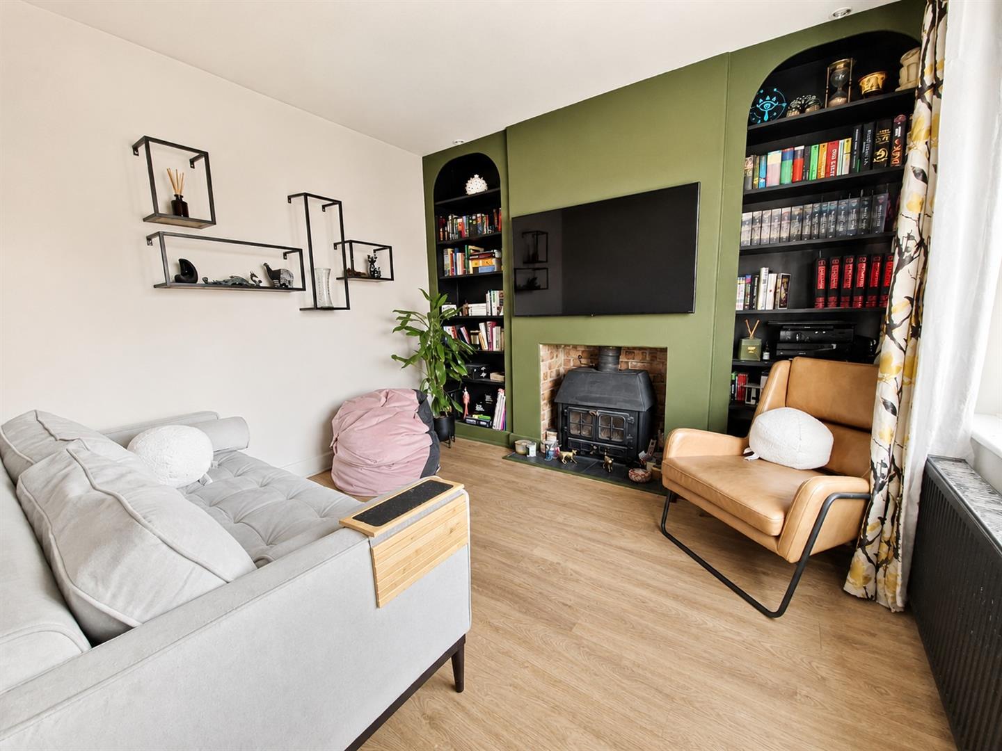 3 bed property in Deacon Avenue, Bedford